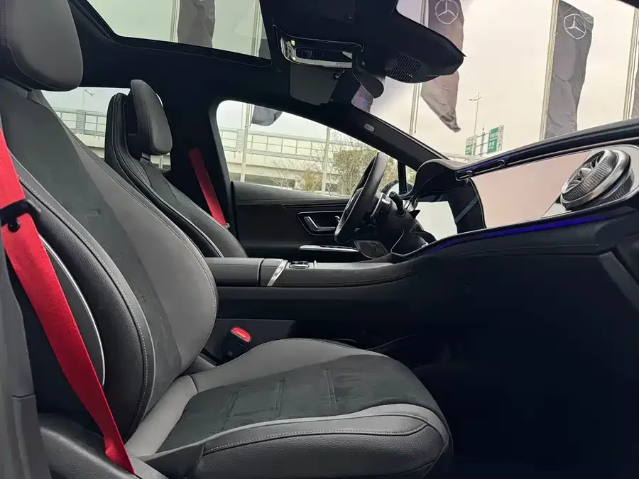 Mercedes-Benz EQE SUV AMG Mercedes-Benz EQE AMG 2023 AMG EQE 53 4MATIC+ 2024 — миниатюра 4