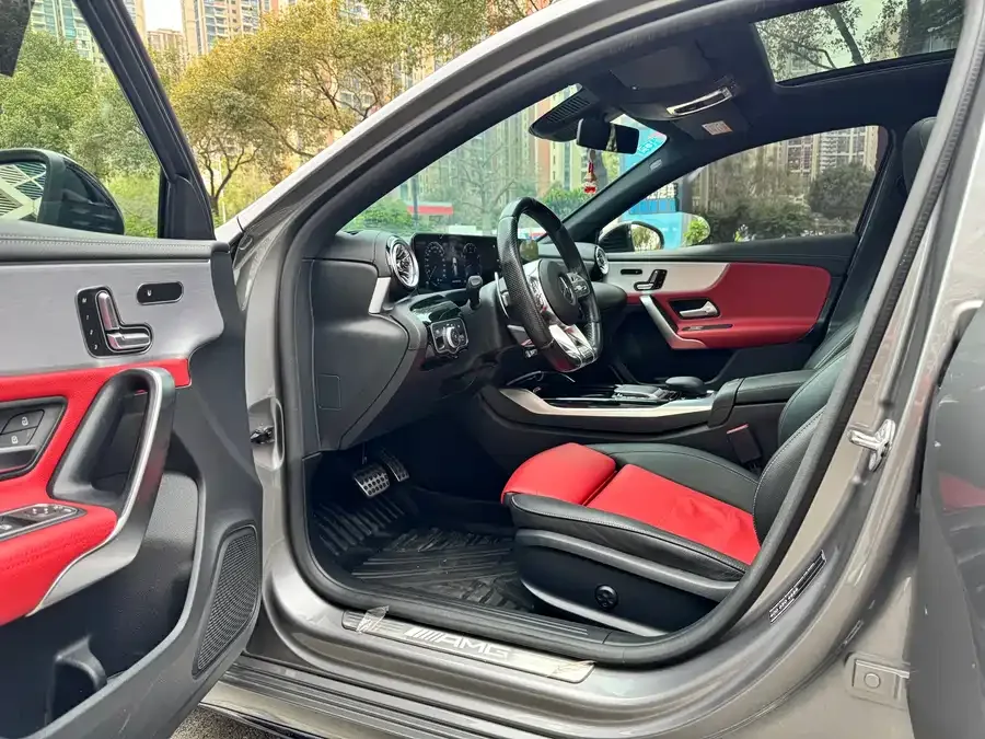 Mercedes-Benz A-Class AMG Mercedes-Benz A-Class AMG (Imported) 2022 AMG A 35 4MATIC 2022 — миниатюра 2