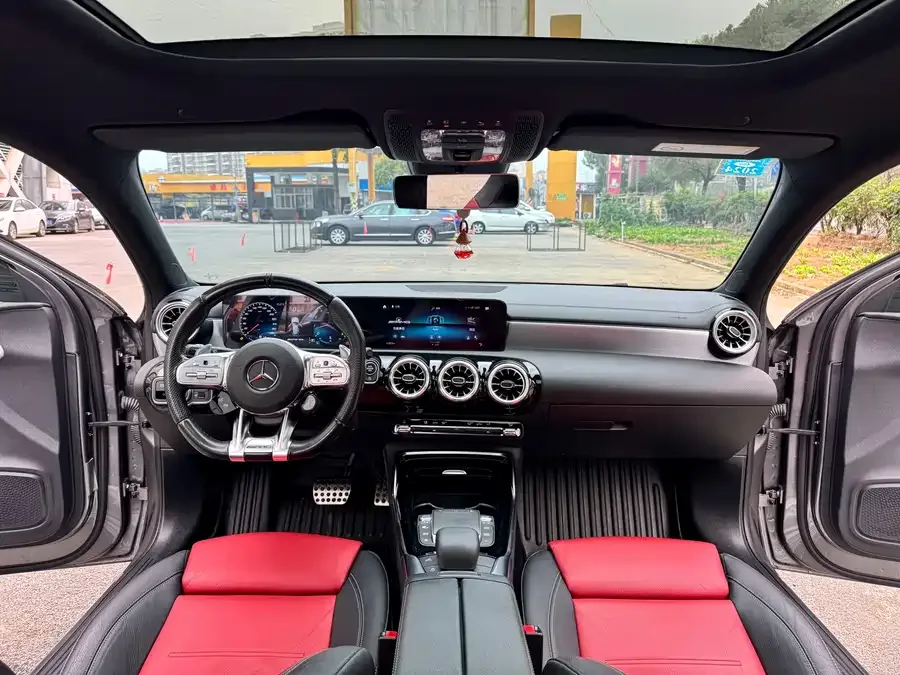 Mercedes-Benz A-Class AMG Mercedes-Benz A-Class AMG (Imported) 2022 AMG A 35 4MATIC 2022 — миниатюра 5