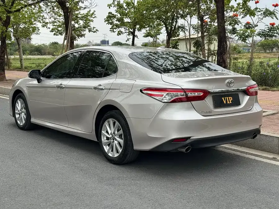 Toyota Camry Camry 2021 2.0G Deluxe Edition 2022 — миниатюра 4