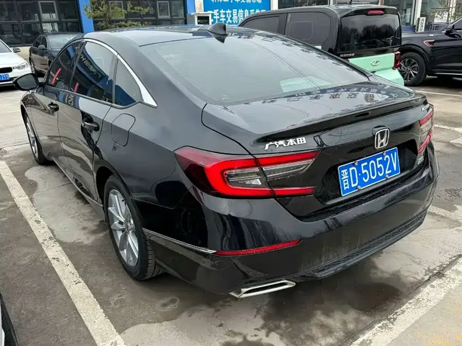 Honda Accord Accord 2022 260TURBO Deluxe Edition 2022 — миниатюра 3