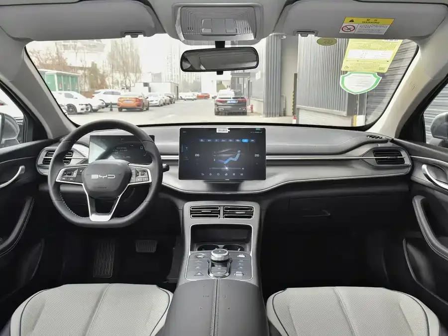 BYD Destroyer 05 Destroyer 05 2024 Glory Edition DM-i 55KM Luxury 2025 — миниатюра 5