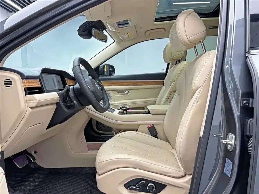AITO M7 QM7 2022 1.5T 4WD Luxury Edition 2023 — миниатюра 4