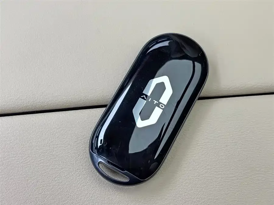 AITO M7 QM7 2022 1.5T 4WD Luxury Edition 2023 — миниатюра 5