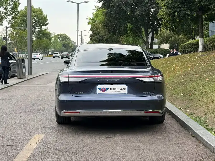 Enjoy World S9 Enjoy S9 2026 Ultra Range Extended Rear-Wheel Drive 53kWh (192-line LiDAR) 2026 — миниатюра 2
