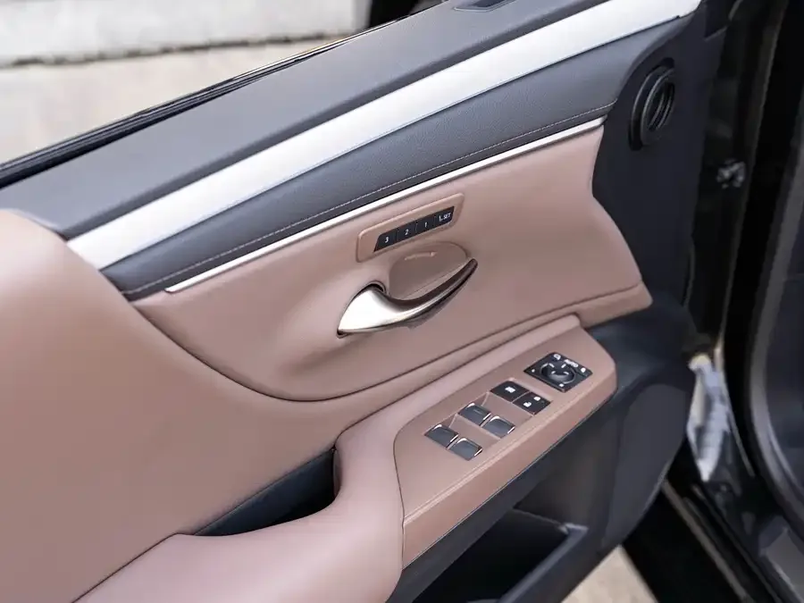 Lexus ES 2025 200 Premium Edition 2025 — миниатюра 5
