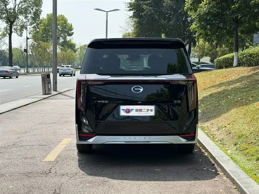 GAC Trumpchi E9 Trumpchi E9 2025 E9 Super Fast Charging Exclusive 2026 — миниатюра 2