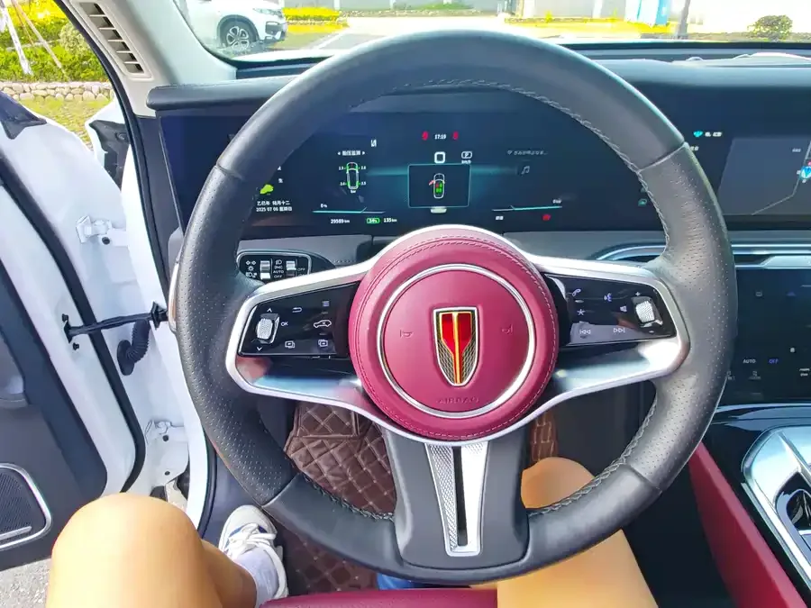 Hongqi E-HS9 Hongqi E-HS9 2021 460km Flagship Edition Six Seaters 2022 — миниатюра 5