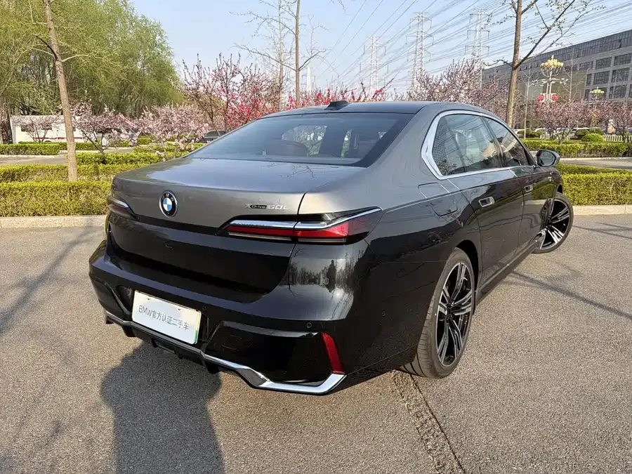 BMW i7 2023 xDrive60L M Sport Package 2025 — миниатюра 3