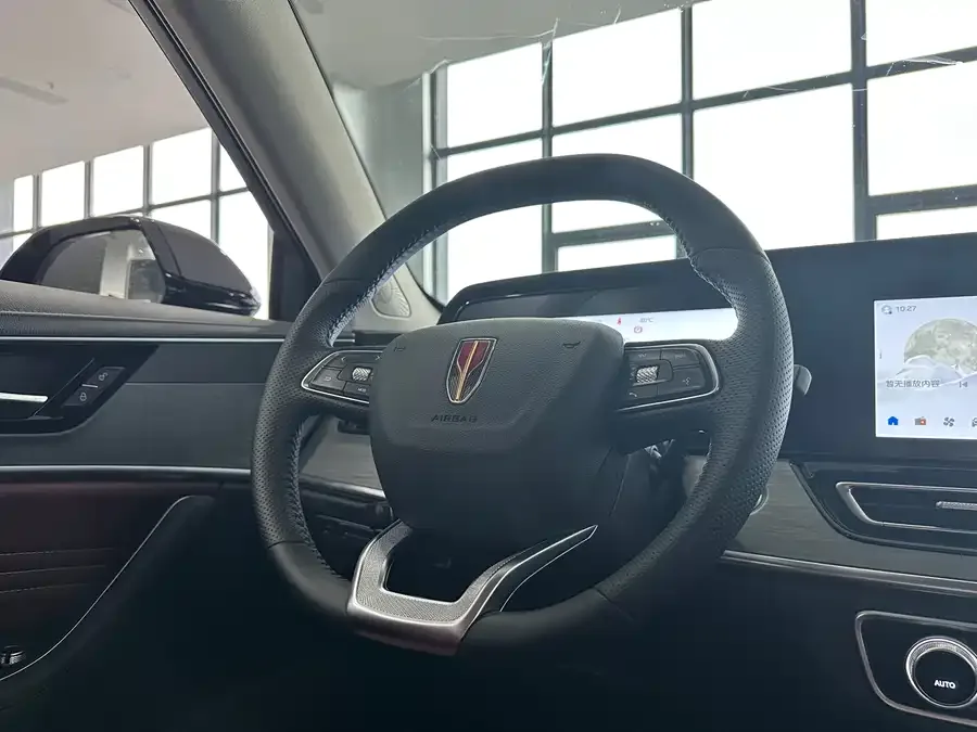 Hongqi HS5 Hongqi HS5 2025 2.0T 2WD 600,000th Commemorative Edition 2026 — миниатюра 5