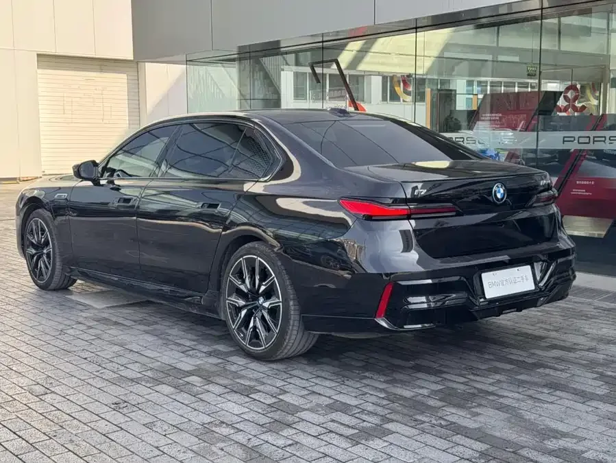 BMW i7 M70L 2023 M70L 2025 — миниатюра 2