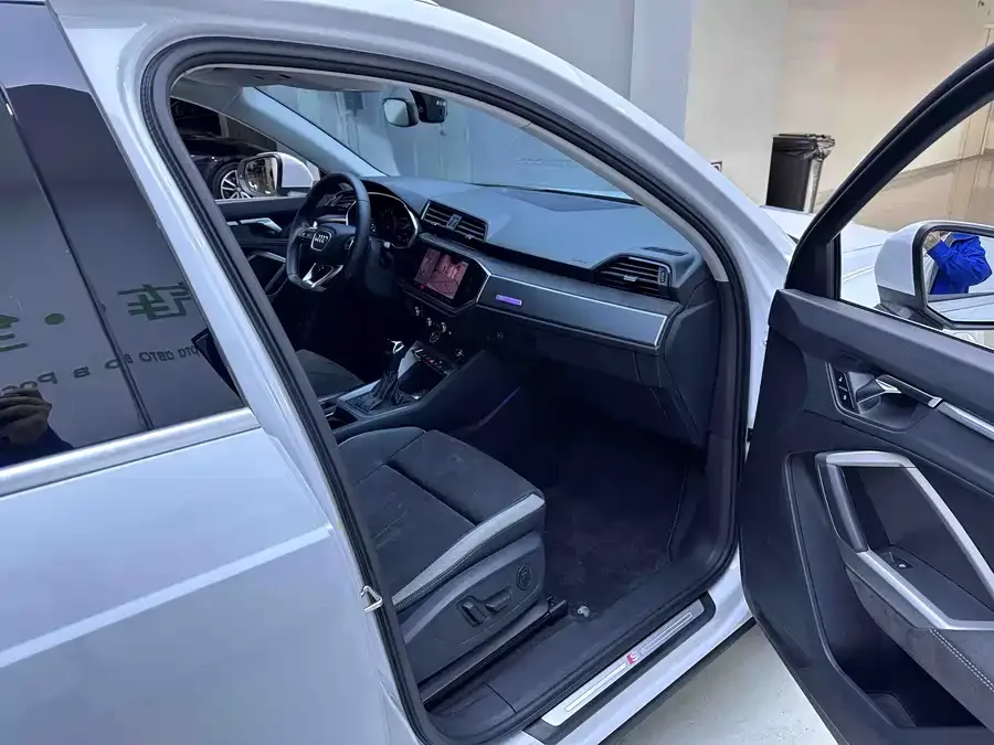 Audi Q3 2022 35 TFSI Fashionable and Dynamic 2022 — миниатюра 5