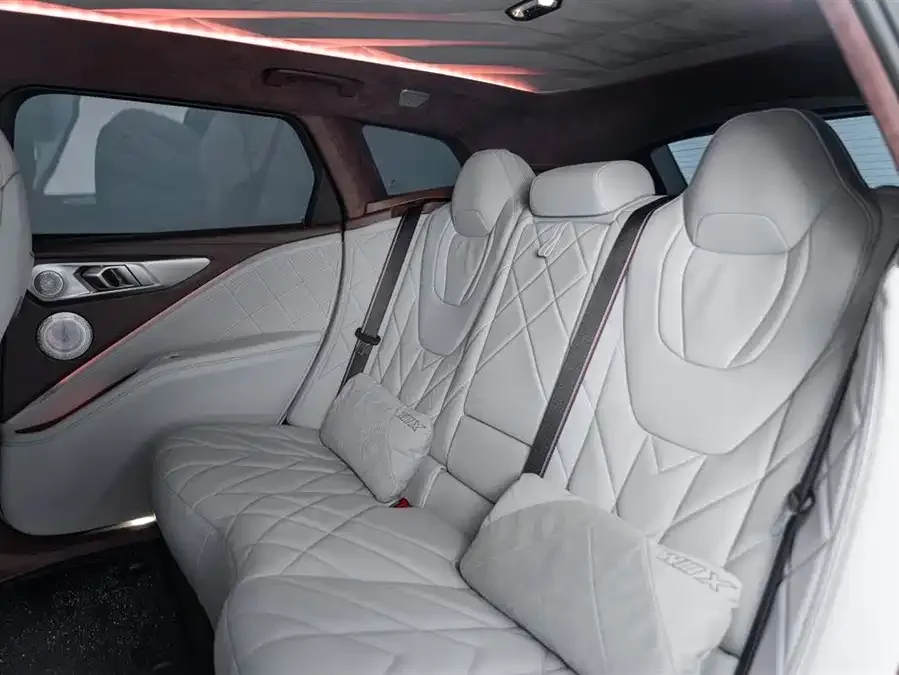 BMW XM 2023 50e 2025 — миниатюра 3