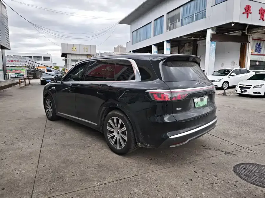 AITO M8 Wenjie M8 2025 Pure Electric Max+ 5-Seat Long Range Version (192-line LiDAR) 2025 — миниатюра 4