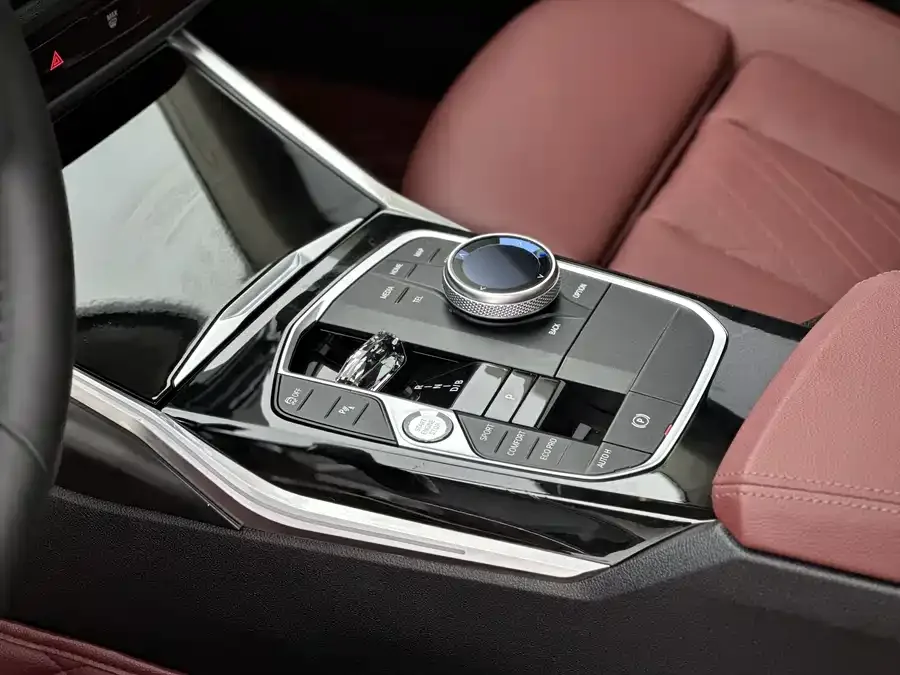 BMW i3 2022 eDrive 35 L 2024 — миниатюра 2