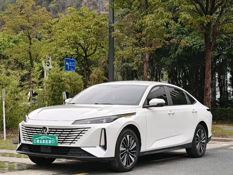 Changan Yidong PHEV 2025 Eado PHEV Smart New Blue Whale 145KM High Energy Edition 2025 — фото 1, купить с доставкой в Москву