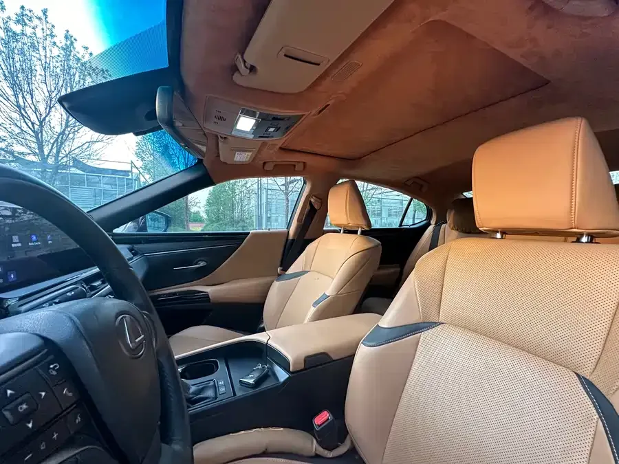 Lexus ES 2022 300h Excellence Edition 2024 — миниатюра 2