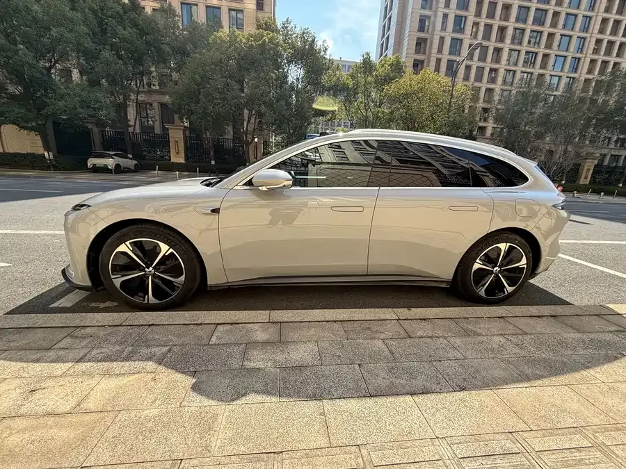 NIO ET5T NIO ET5T 2023 75kWh Touring 2023 — миниатюра 2