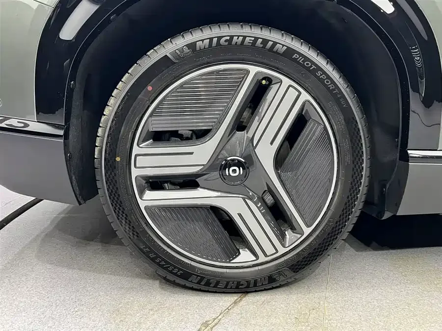 Changan E07 2025 Pure Electric Four-Wheel Drive 90kWh Grand Edition 2025 — миниатюра 3