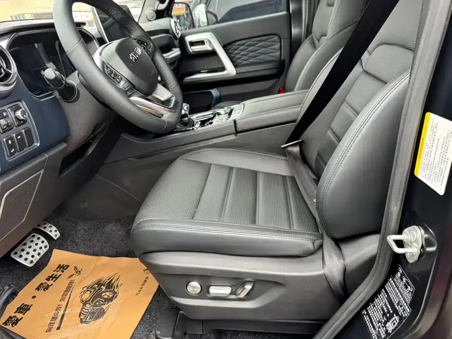 BAIC BJ40 Beijing Off-road BJ40 2024 2.0D Blade Hero Glory Edition 2025 — миниатюра 4