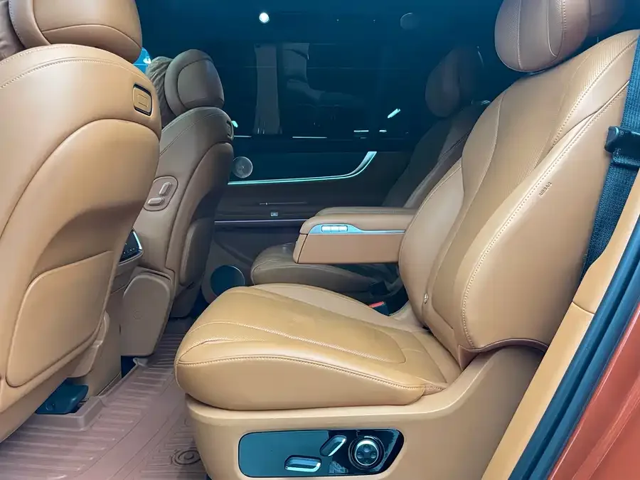 AITO M9 Wenjie M9 2024 Extended Range Max Edition 42kWh 6-seater Edition 2024 — миниатюра 4