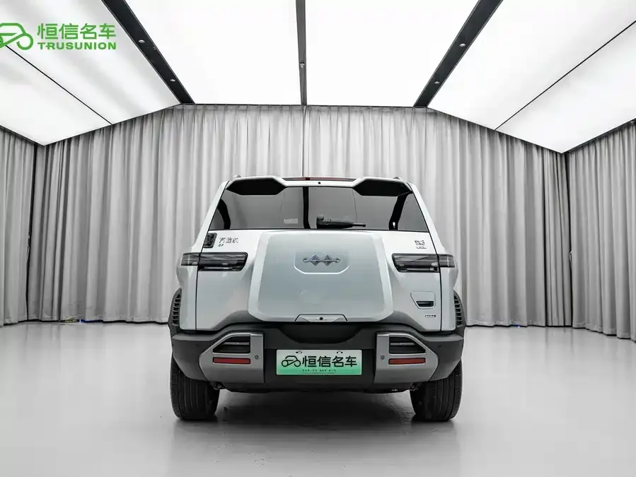 BYD Leopard Titanium 3 Titanium 3 2025 501KM 4WD Ultra Edition 2025 — миниатюра 2