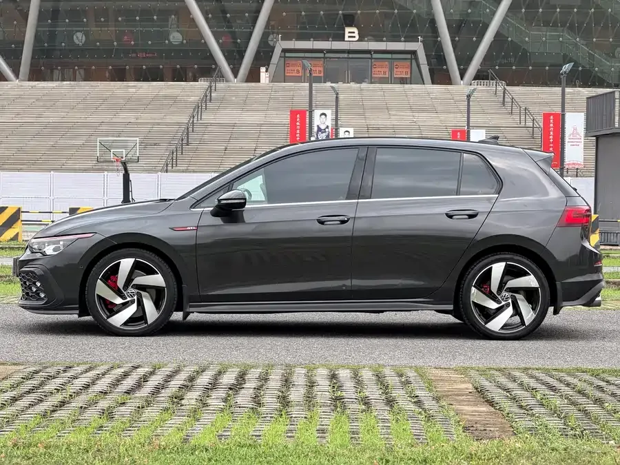 Volkswagen GOLF GTI Golf GTI 2023 380TSI DSG GTI 2023 — миниатюра 2