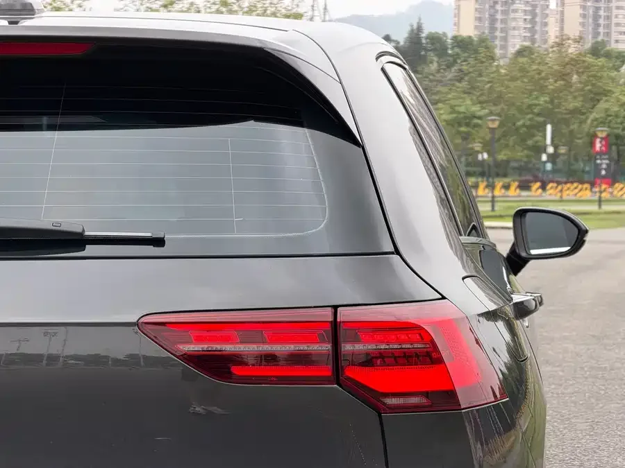 Volkswagen GOLF GTI Golf GTI 2023 380TSI DSG GTI 2023 — миниатюра 3
