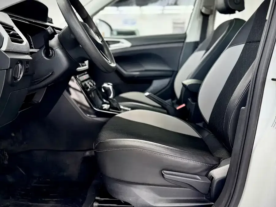 Volkswagen Tacqua Tanying 2021 1.5L Automatic Joy-Link Edition 2022 — миниатюра 3