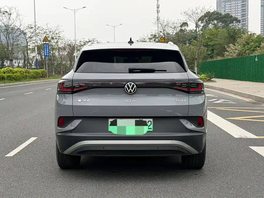 Volkswagen ID.4 CROZZ ID.4 CROZZ 2024 Pure Enjoyment Limited Edition 2024 — миниатюра 2