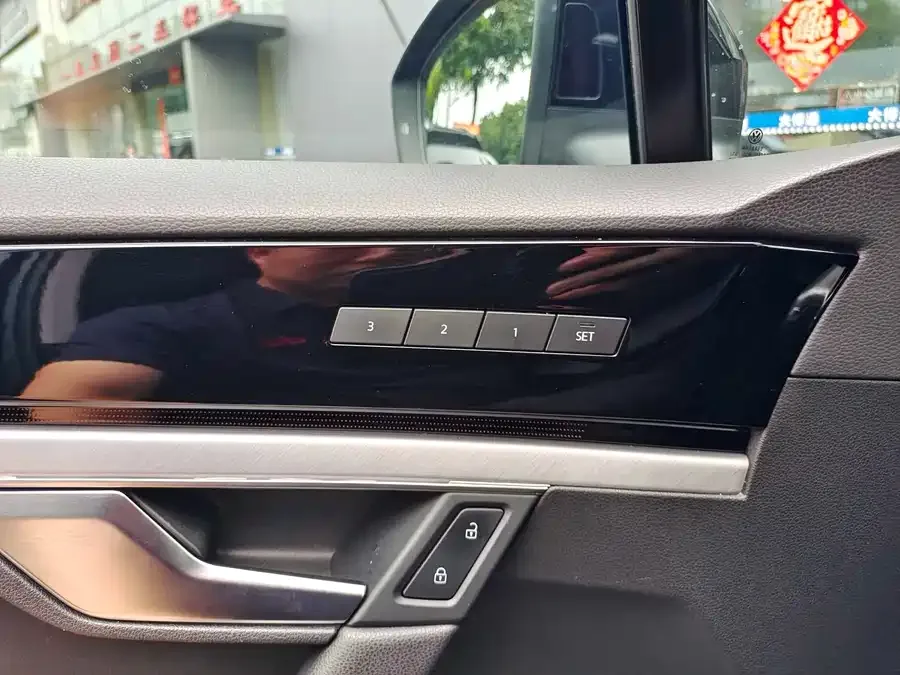 Volkswagen Touareg Touareg 2023 3.0TSI Ruixiang Edition Classic Sports Package 2023 — миниатюра 3