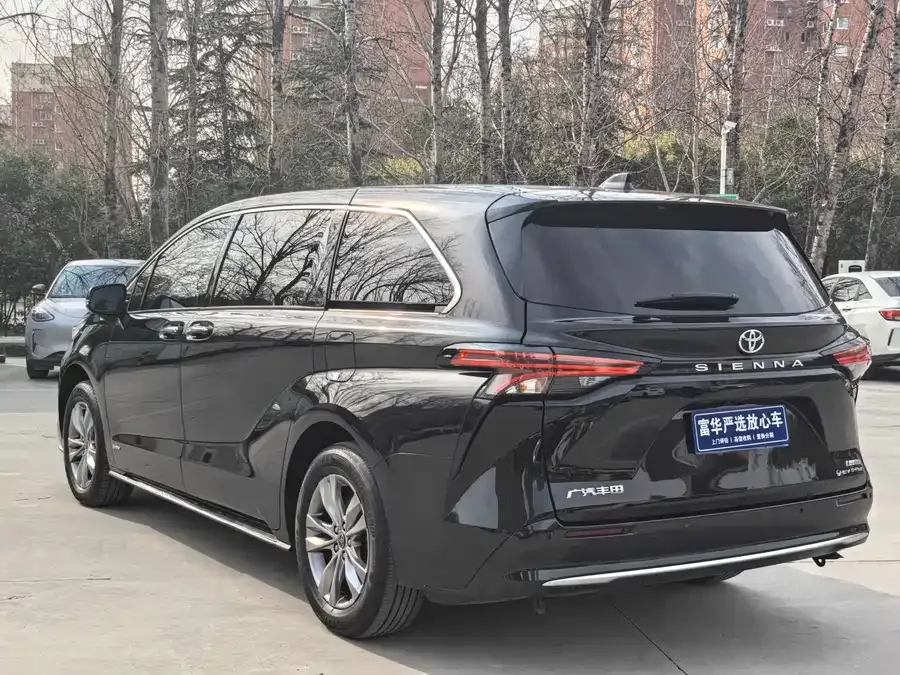 Toyota Sienna SIENNA 2024 2.5L Hybrid 4WD Premium Edition 2025 — миниатюра 5