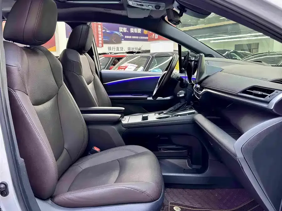 Toyota Sienna SIENNA 2021 2.5L Hybrid Platinum Edition 2022 — миниатюра 5