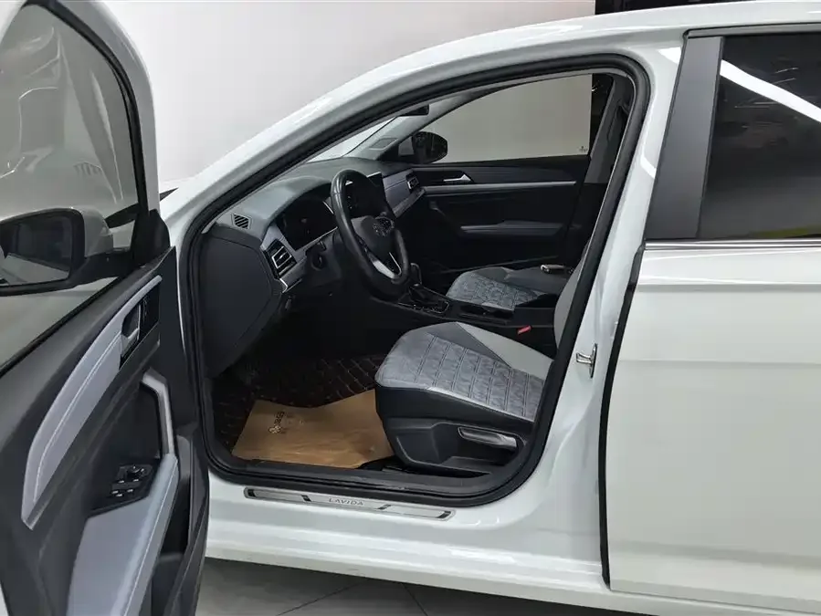 Volkswagen Lavida Lavida 2023 1.5L automatic full version 2022 — миниатюра 3