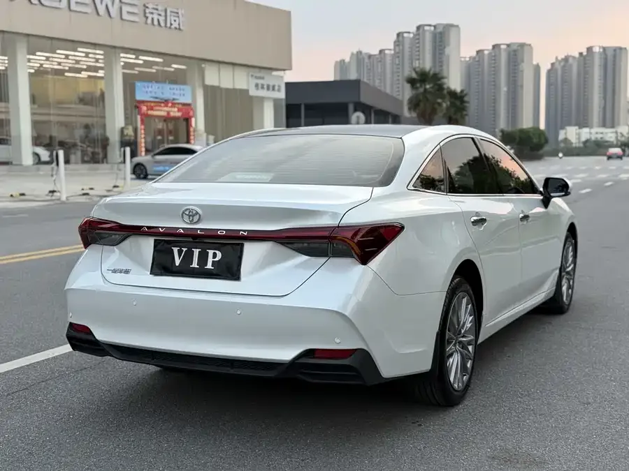 Toyota Avalon Avalon 2024 2.0L Luxury Edition 2024 — миниатюра 2