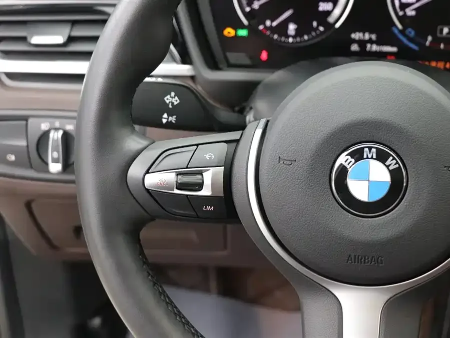 BMW X1 2022 sDrive25Li Leading Edition 2023 — миниатюра 5