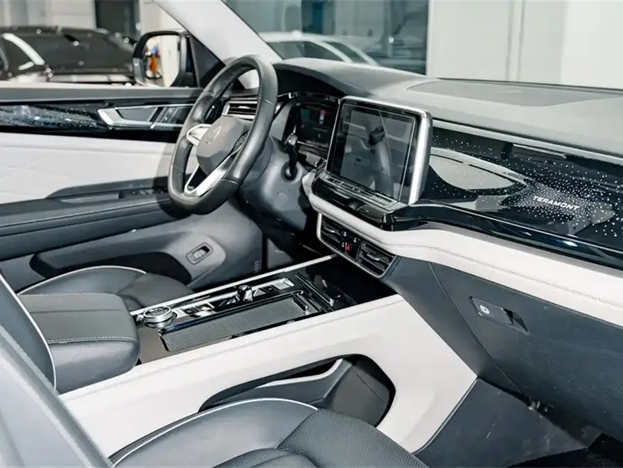 Volkswagen Teramont 2023 Touron 380TSI 4WD Luxury Edition 2022 — миниатюра 5