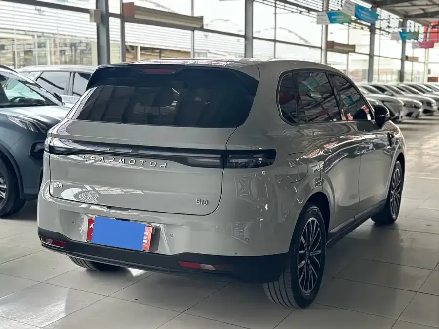 Leapmotor B10 Leapmotor B10 2025 510 Enjoy Edition 2025 — миниатюра 5