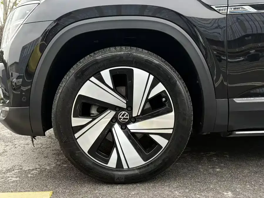 Volkswagen Teramont 2022 Touron 330TSI 2WD Luxury Edition 2023 — миниатюра 2