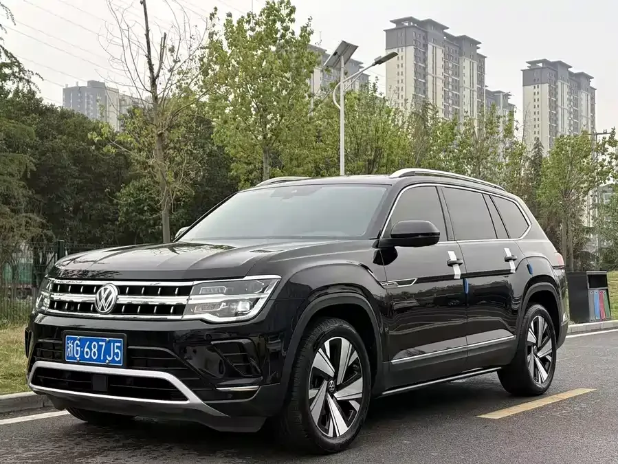 Volkswagen Teramont 2022 Touron 330TSI 2WD Luxury Edition 2023 — фото 1, купить с доставкой в Москву