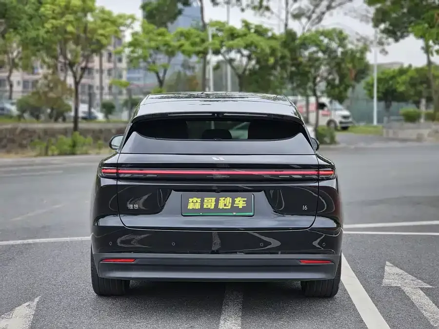 Li Auto i6 Ideal i6 2025 two-wheel drive standard version 2025 — миниатюра 2