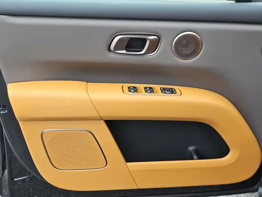 Li Auto i6 Ideal i6 2025 two-wheel drive standard version 2025 — миниатюра 3
