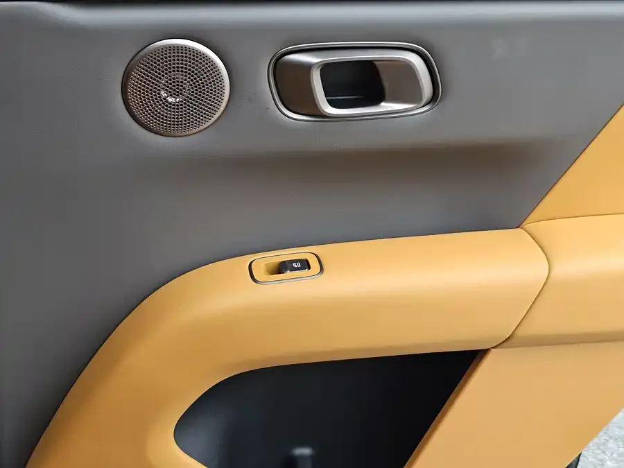 Li Auto i6 Ideal i6 2025 two-wheel drive standard version 2025 — миниатюра 4