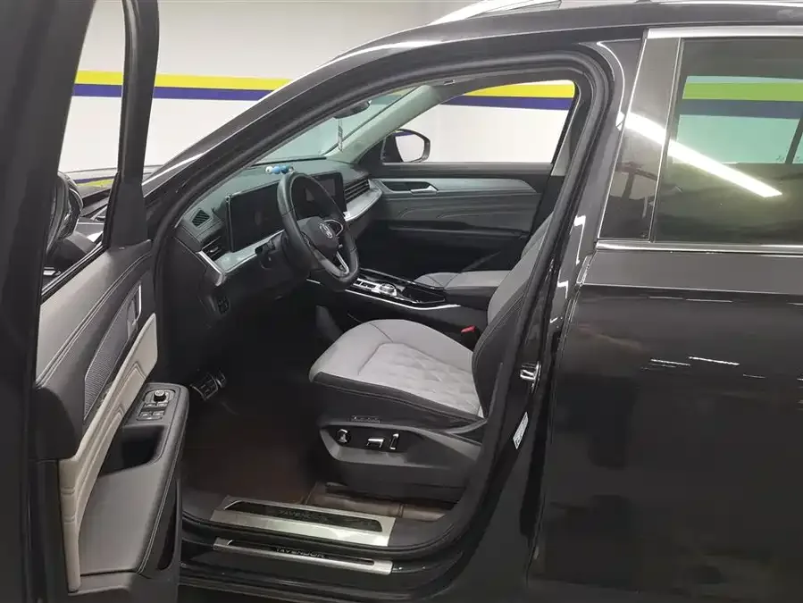 Volkswagen Tavendor 2023 Lanxun 380TSI 4WD R-Line Touring Edition 2023 — миниатюра 3