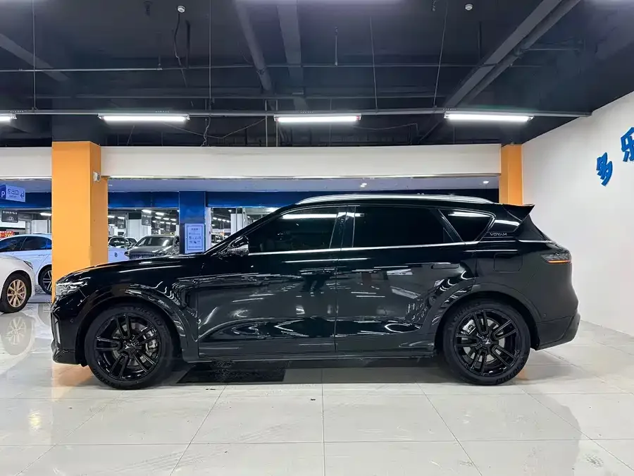 Voyah Lantu FREE Lantu FREE 2024 ultra-long battery life smart driving version 2023 — миниатюра 3