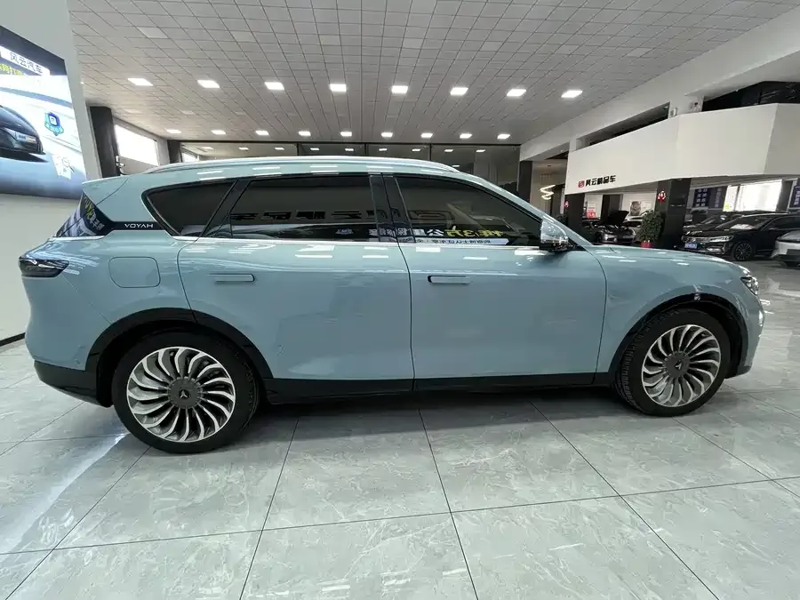 Voyah Lantu FREE Lantu FREE 2021 four-wheel drive standard extended range exclusive luxury package 2022 — миниатюра 2