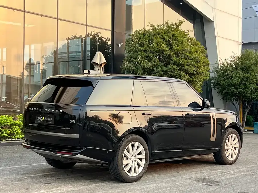 Land Rover Range Rover Range Rover 2025 3.0 L6 400PS Grand Edition 2025 — миниатюра 3
