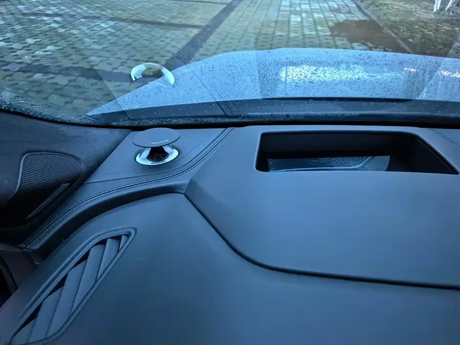 Audi SQ7 2024 4.0 TFSI Dark Knight Edition 2024 — миниатюра 3