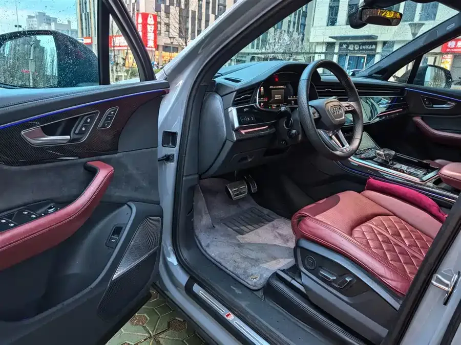 Audi SQ7 2024 4.0 TFSI Dark Knight Edition 2024 — миниатюра 4