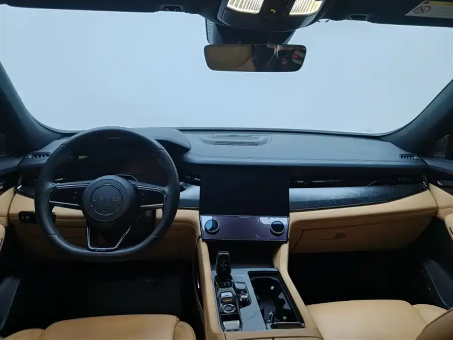 Lynk & Co 09 Lynk & Co 09 2021 2.0T Halo 6-seater 2023 — миниатюра 4